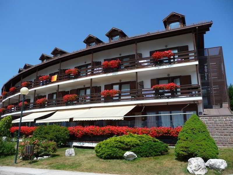 Hotel Resort Veronza 卡瓦莱塞 外观 照片